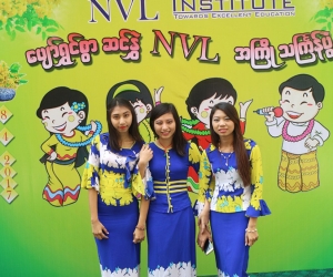 Students_at_Thingyan_Festival_2017_1